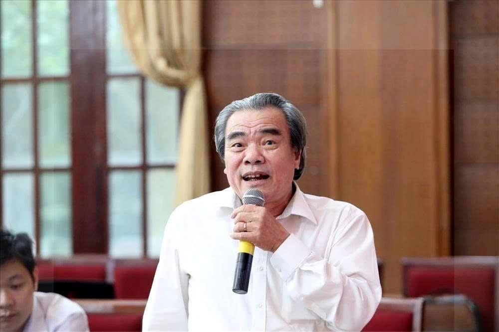 Prof. Dr. Tu Sy Sua, senior lecturer at University of Transport and Communications