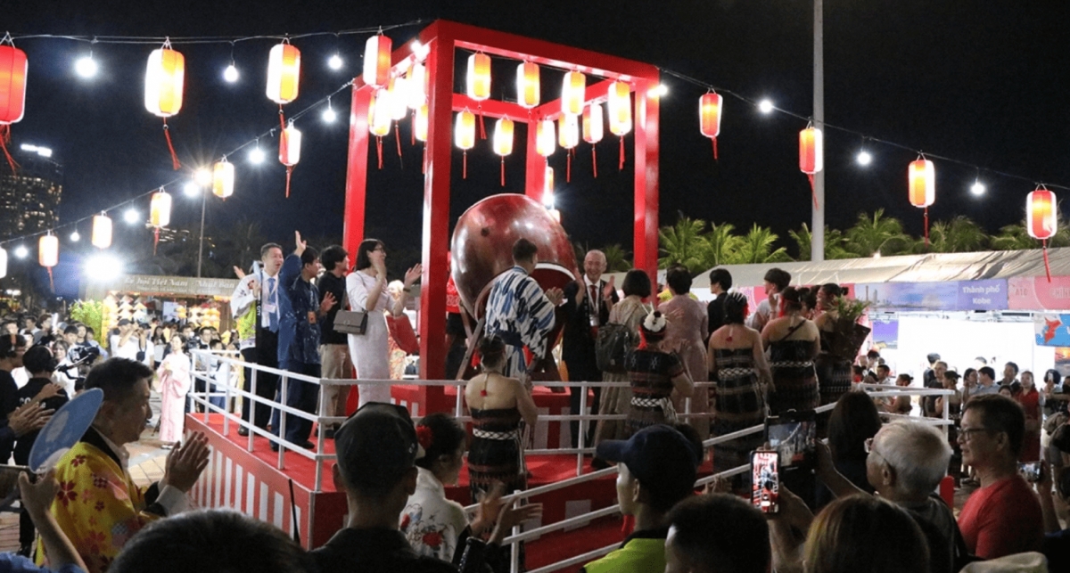 A wide range of cultural exchange activities held during the event