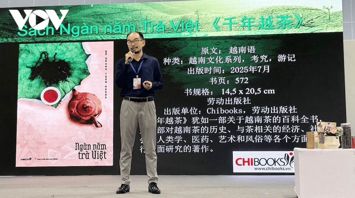 Do Quang Tuan Hoang introduces book on Vietnamese tea culture