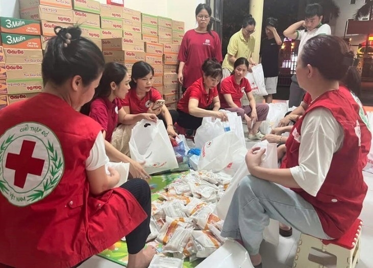 The Vietnam Red Cross Society's staff prepare essential goods to support households affected by flooding following Storm Wipha.