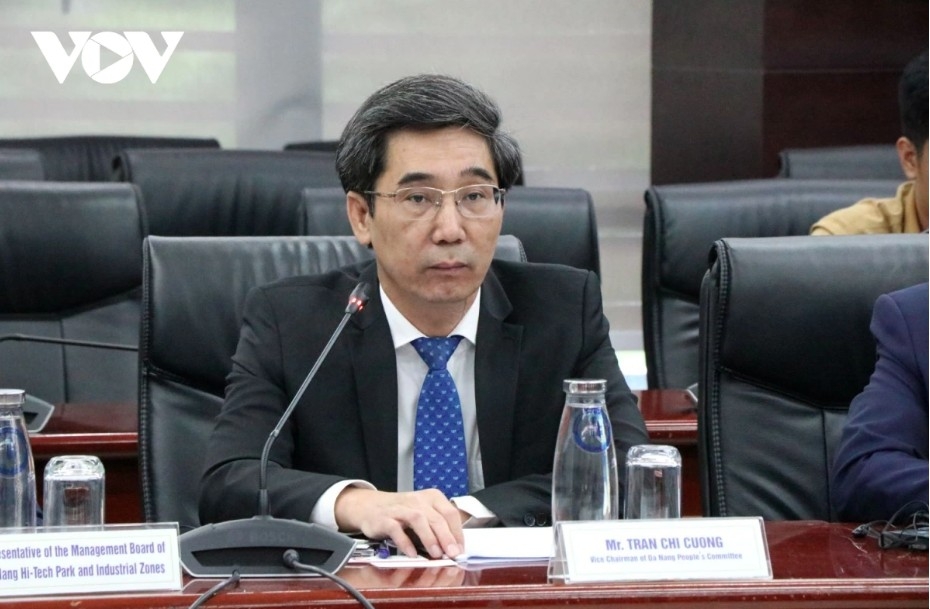 Vice Chairman of the Da Nang People’s Committee Tran Chi Cuong speaks at the meeting