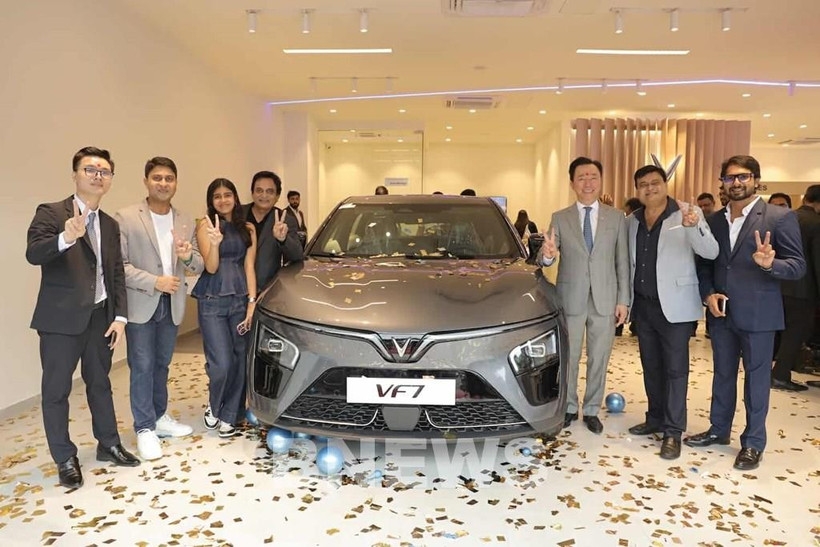 VinFast Auto India, a subsidiary of Vietnamese electric vehicle (EV) maker VinFast, inaugurates its first showroom in Surat, Gujarat on July 27. (Photo: VNA)