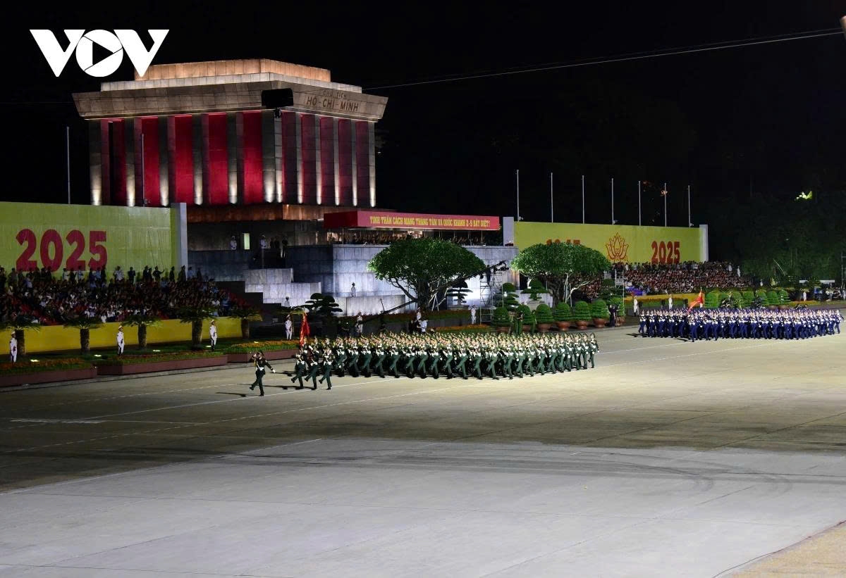 The rehearsal brings together thousands of participants, including military units from the Vietnam People’s Army, police forces, civil defence units, youth organisations, cultural performers, among others.