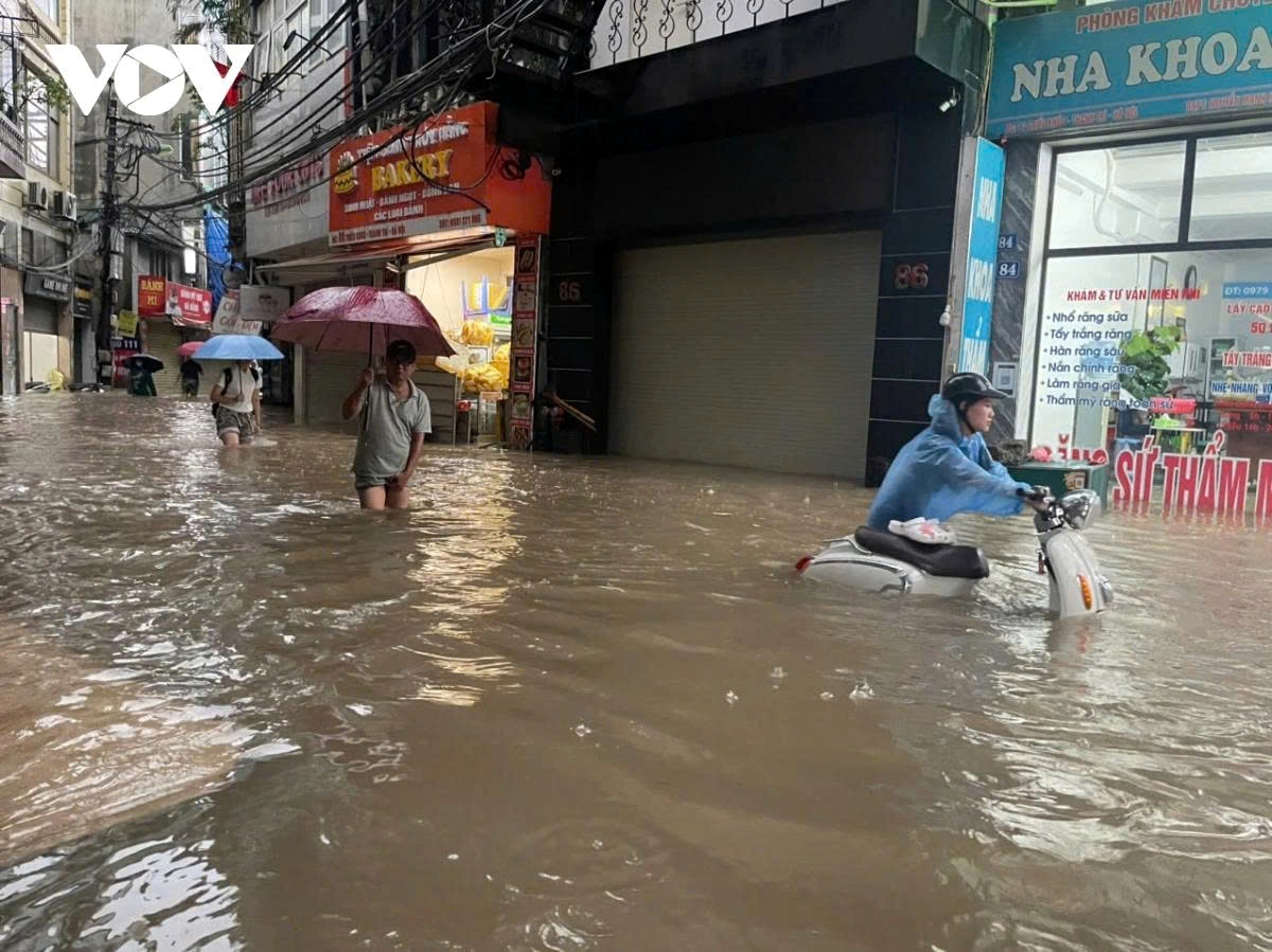 In Trieu Khuc Craft Village, water levels rise as high as an adult’s waist.