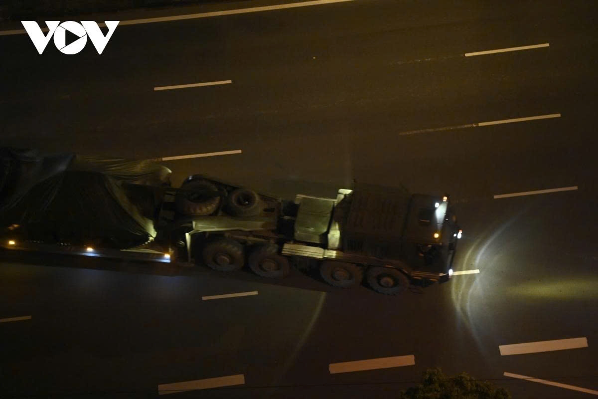 These military hardware are scheduled to take part in a pre-rehearsal and a full rehearsal before officially joining the parade marking the 80th National Day on September 2 at Ba Dinh Square, Hanoi.