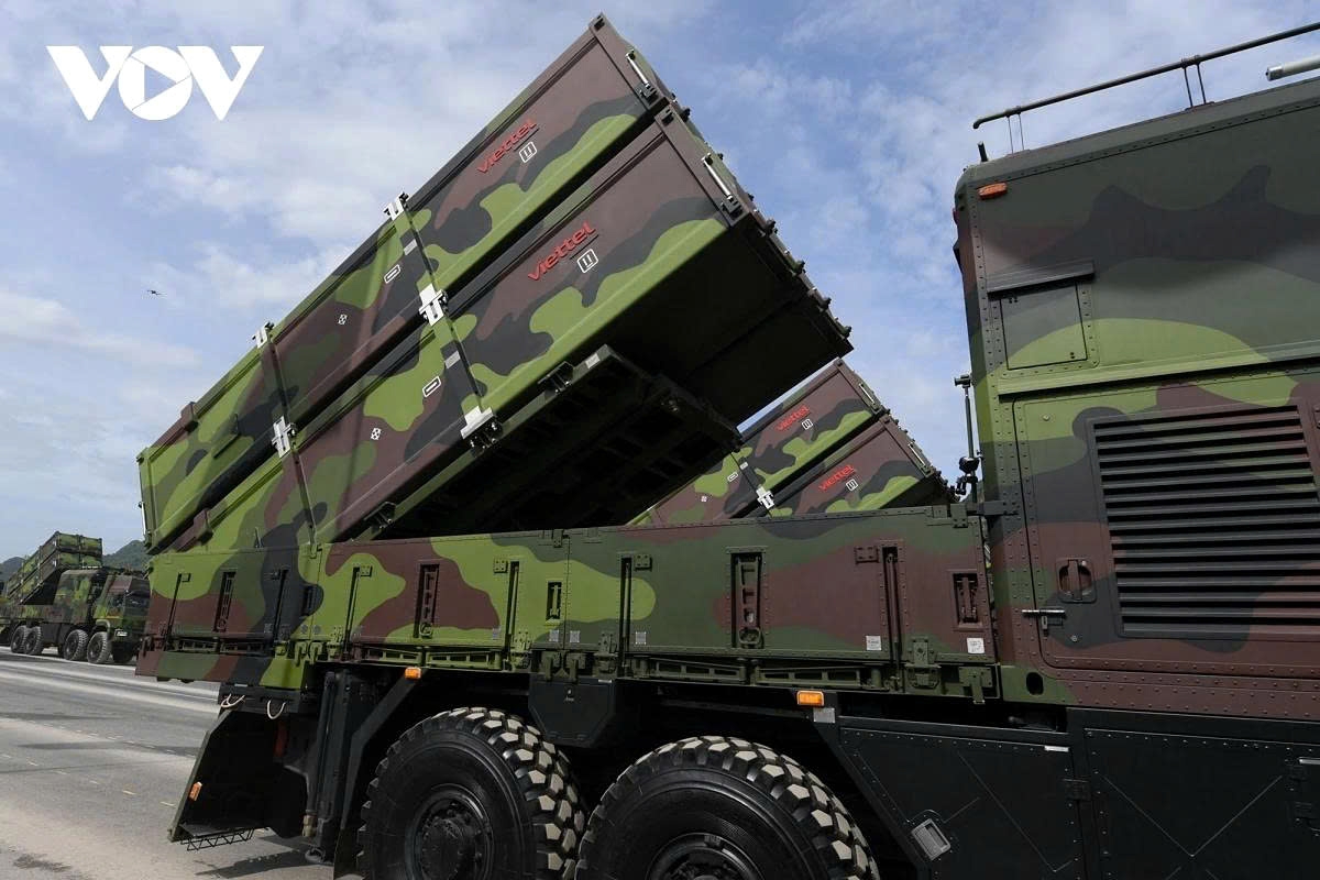 The system is equipped with VSM 01A subsonic missiles and radar capable of scanning up to 200 km, sufficient to detect and track sea targets.