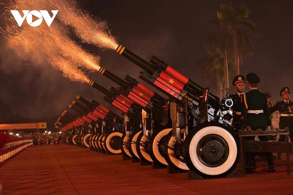 The next practice rehearsal is scheduled for the evening of August 24, followed by the preliminary rehearsal on August 27 and the full rehearsal on August 30, all leading up to the official grand ceremony on the morning of September 2 at Ba Dinh Square.
