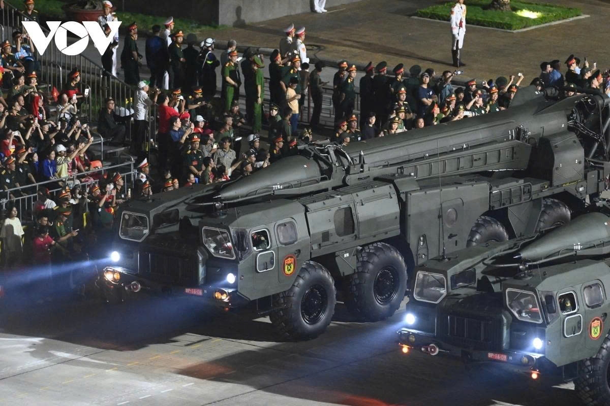 Notably, the rehearsal also features the Scud B ballistic missile, and Vietnam is the first and only military in Southeast Asia to field tactical ballistic Scud missiles.