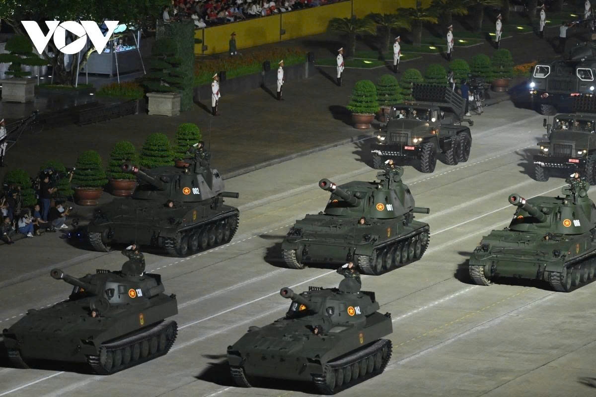 Powerful self-propelled artillery systems, regarded as key assets at the operational level, also participate in the rehearsal.