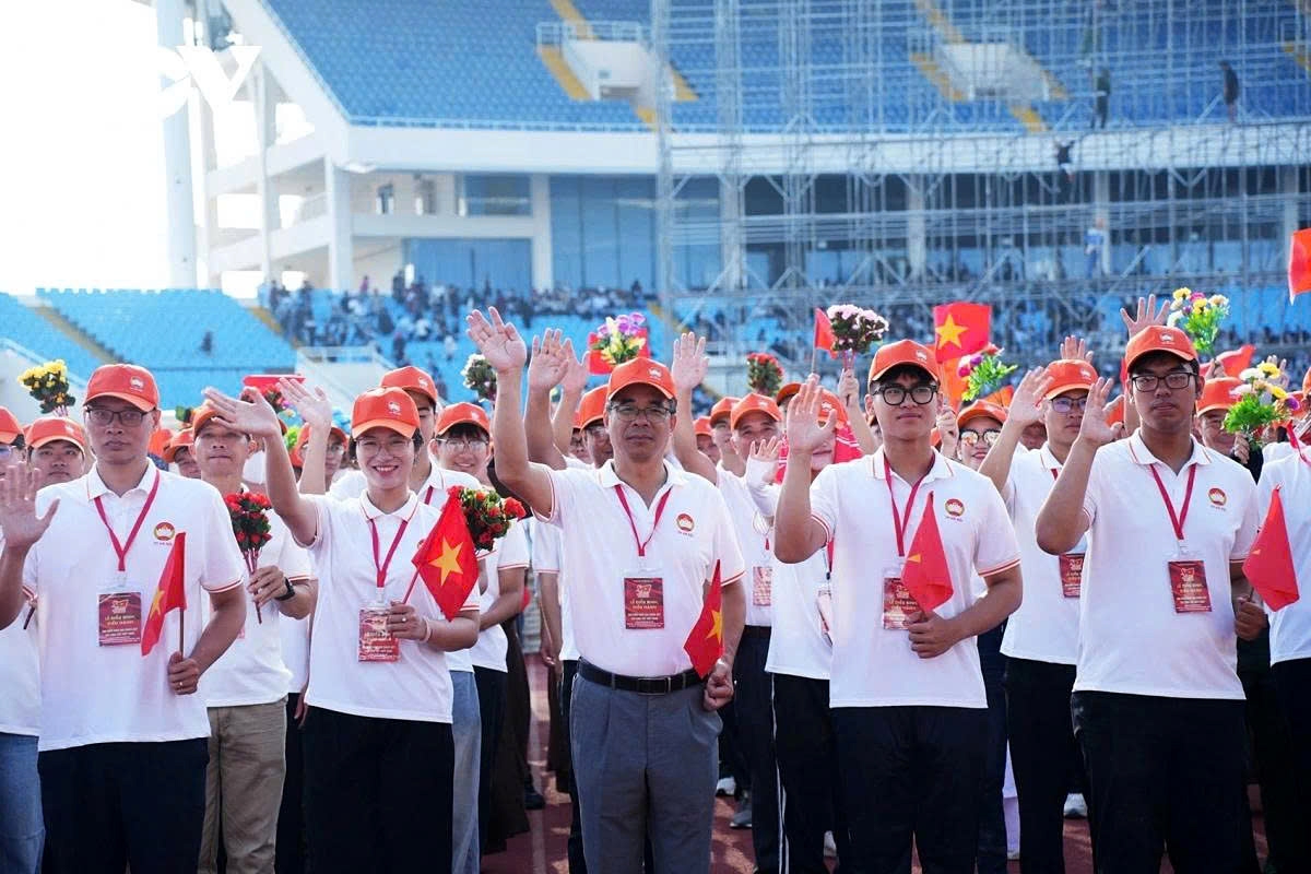 The rehearsal involves formations of war veterans, former public security officers, youth, farmers, and cultural-sports representatives, among others.