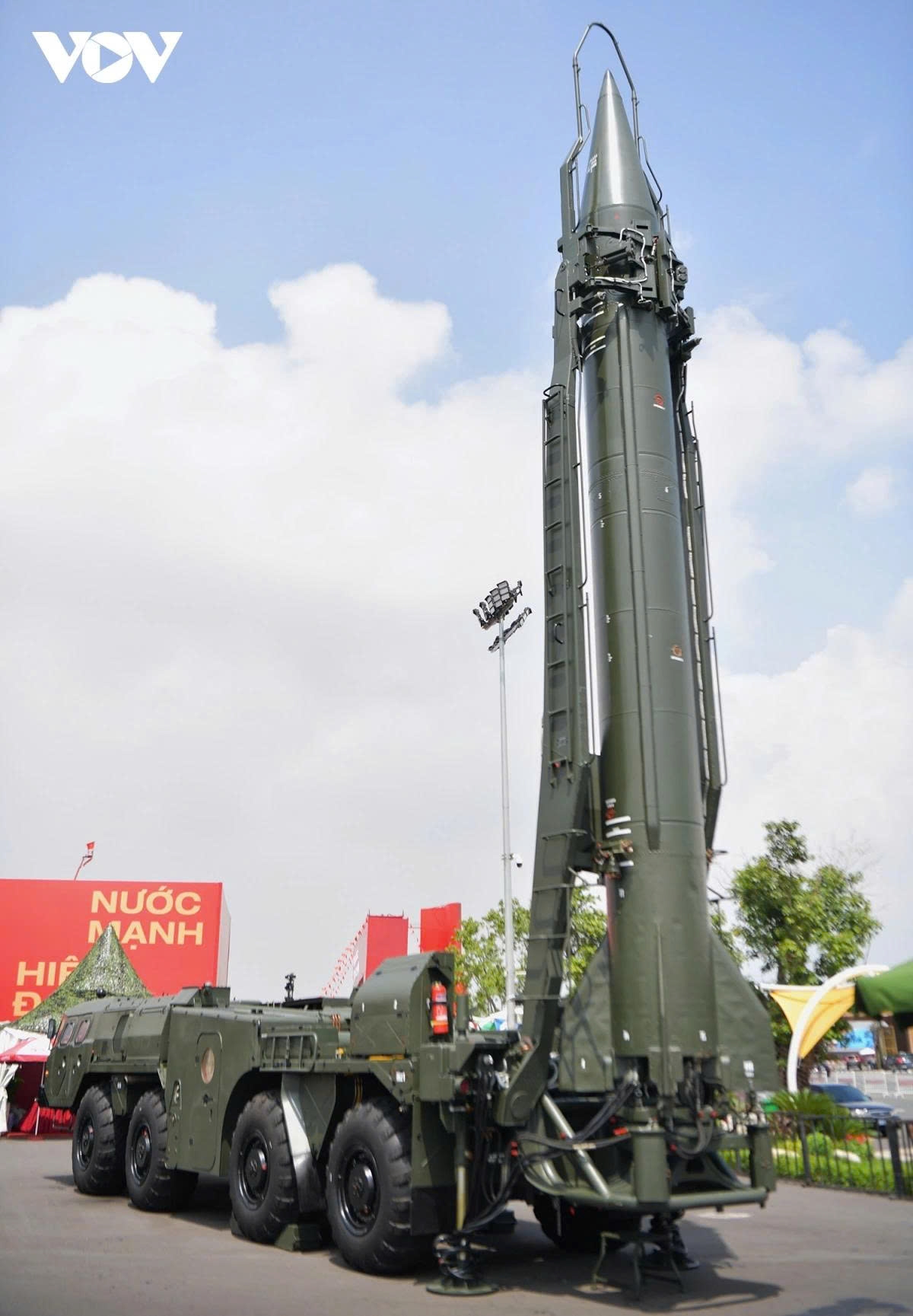 This is the R-17E (Scud-B) surface-to-surface missile, with a range of 50 to 300 kilometers.