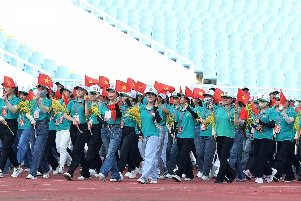 “Despite days of heavy rain and scorching sun, everyone shows their determination to contribute the success of the event,” shares a participant.