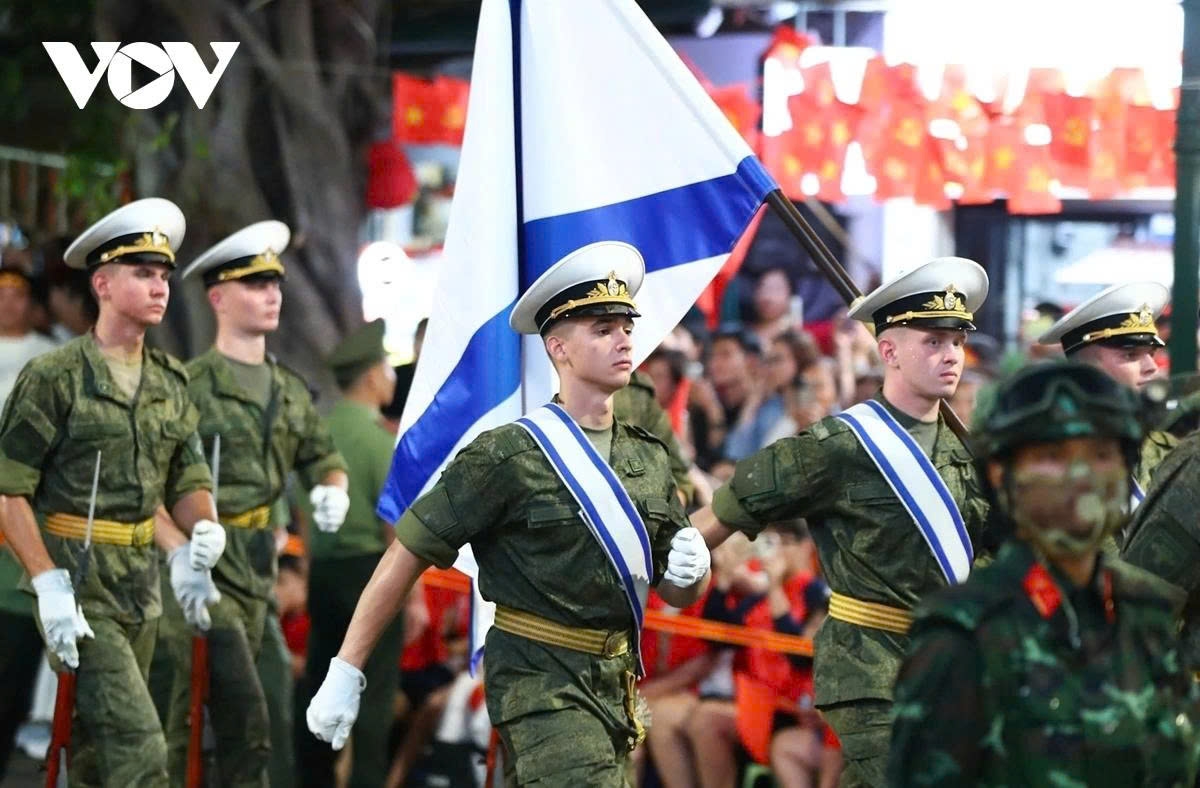The rehearsal further features the participation of military personnel from Russia, Laos, and Cambodia, adding an international dimension to the event. In the photo is the military contiengent from Russia.