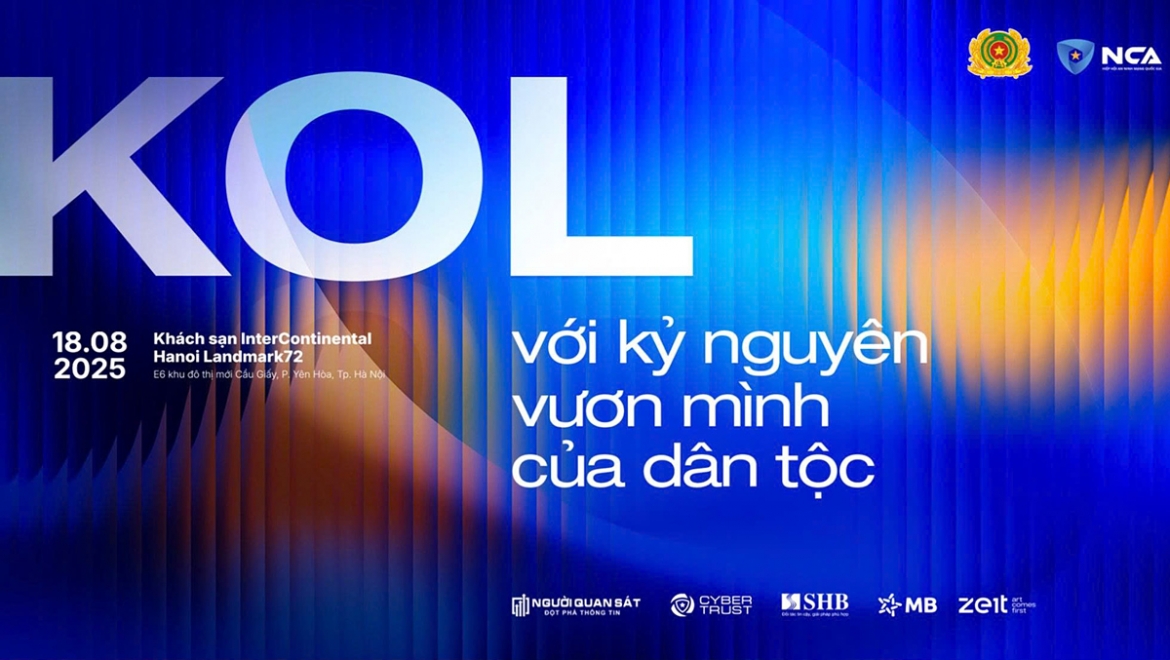 Around 300 KOLs along with representatives of government agencies, businesses, and digital platforms from 34 provinces and cities nationwide attend the first-ever summit of KOLs in Hanoi on August 18. (Photo: organisers)