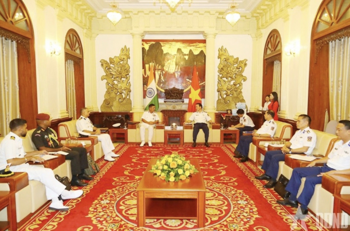 The Vietnam Coast Guard (VCG) and the Indian Coast Guard (ICG) convene the sixth bilateral meeting on August 20, 2025 to review cooperation outcomes and set directions for strengthening practical partnership and mutual support in the years ahead. (Photo: qdnd.vn)