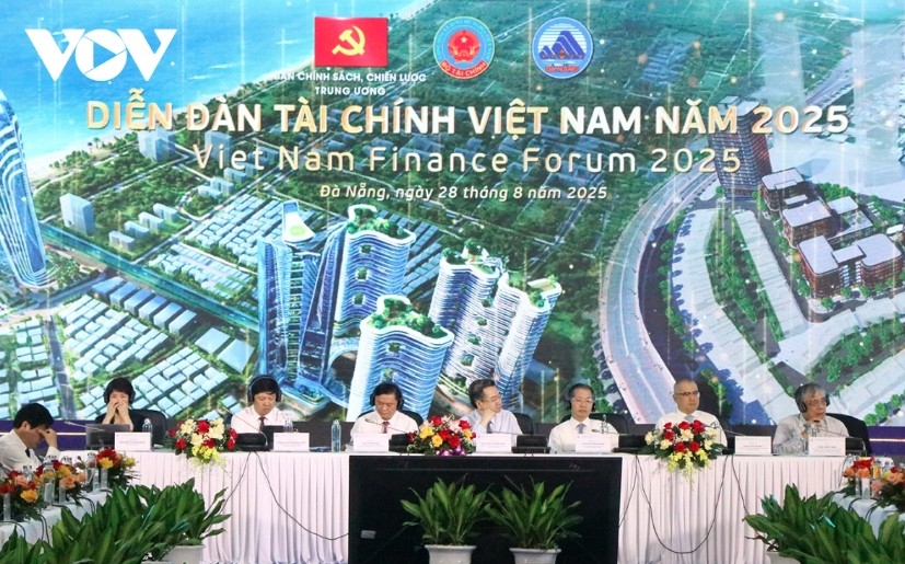 The forum attracts more than 400 local and foreign experts 