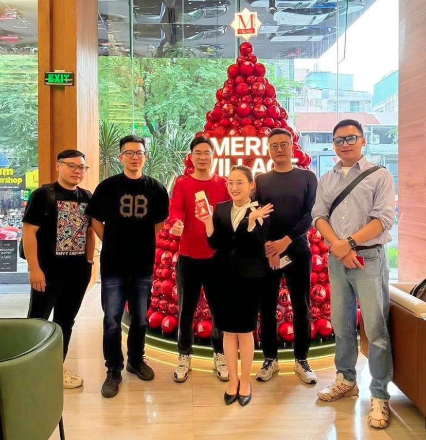 Chinese tourists check in at M Village hotel, Ho Chi Minh City