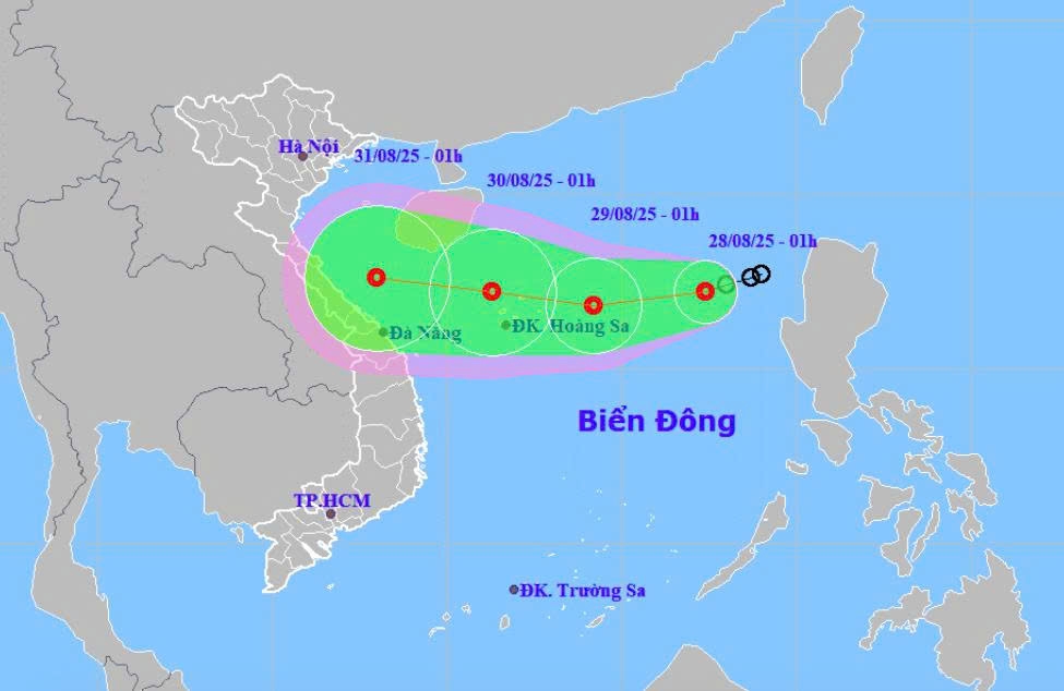 The tropical depression is moving at a speed of 15kph, heading toward the central region of Vietnam. (Photo: NCHMF)