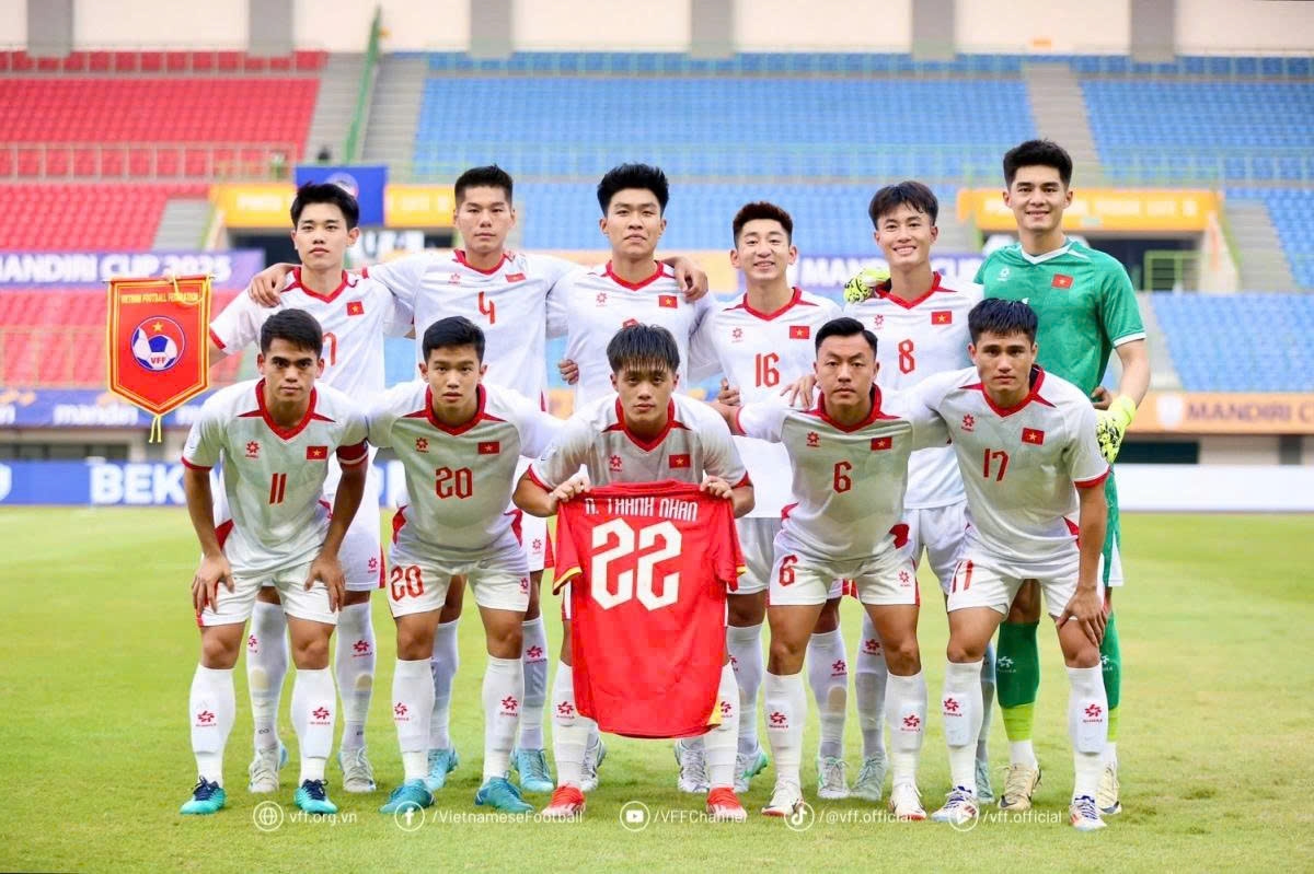 Following their triumph at the 2025 ASEAN U23 Championship, Vietnamese players of the U23 team will train in Hanoi to prepare for the AFC U23 Asian Cup 2026 qualifiers