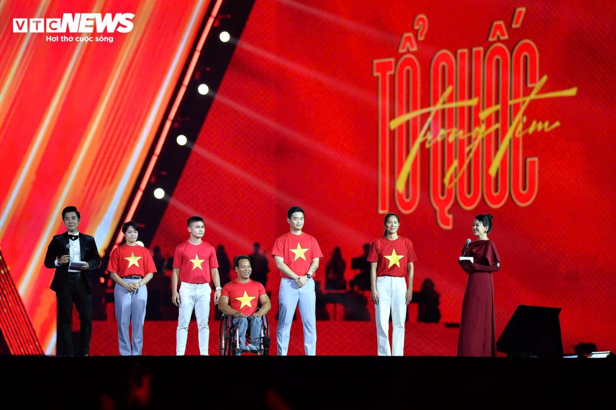 In addition, the programme also features several prominent athletes such as Quang Hai, Anh Vien, Le Van Cong, along with many other sports figures who have brought glory to Vietnam on the international stage.