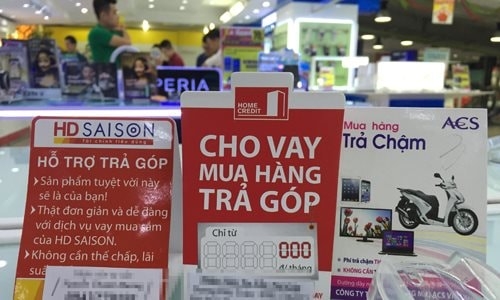 Installment loans are widely offered in Vietnam for everyday consumer purchases. (Photo hanoimoi.vn)