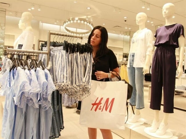 Fashion giant H&amp;M, along with many other large European businesses, will partake in the upcoming Vietnam International Sourcing 2025 expo. (Photo: vneconomy.vn)