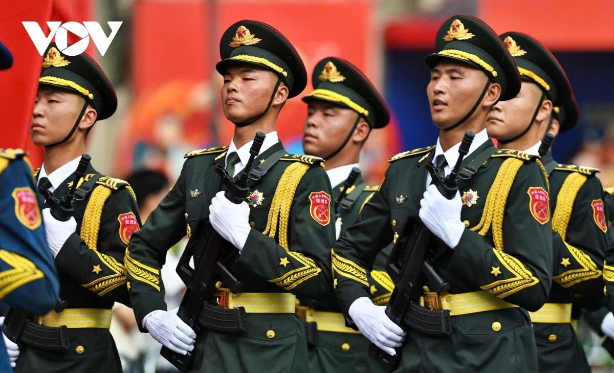 120 Chinese People’s Liberation Army soldiers join full-dress rehearsal in Hanoi.