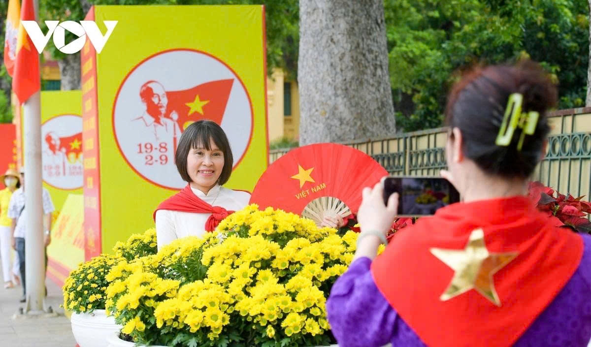 Visitors flock to Hanoi for 80th National Day celebrations