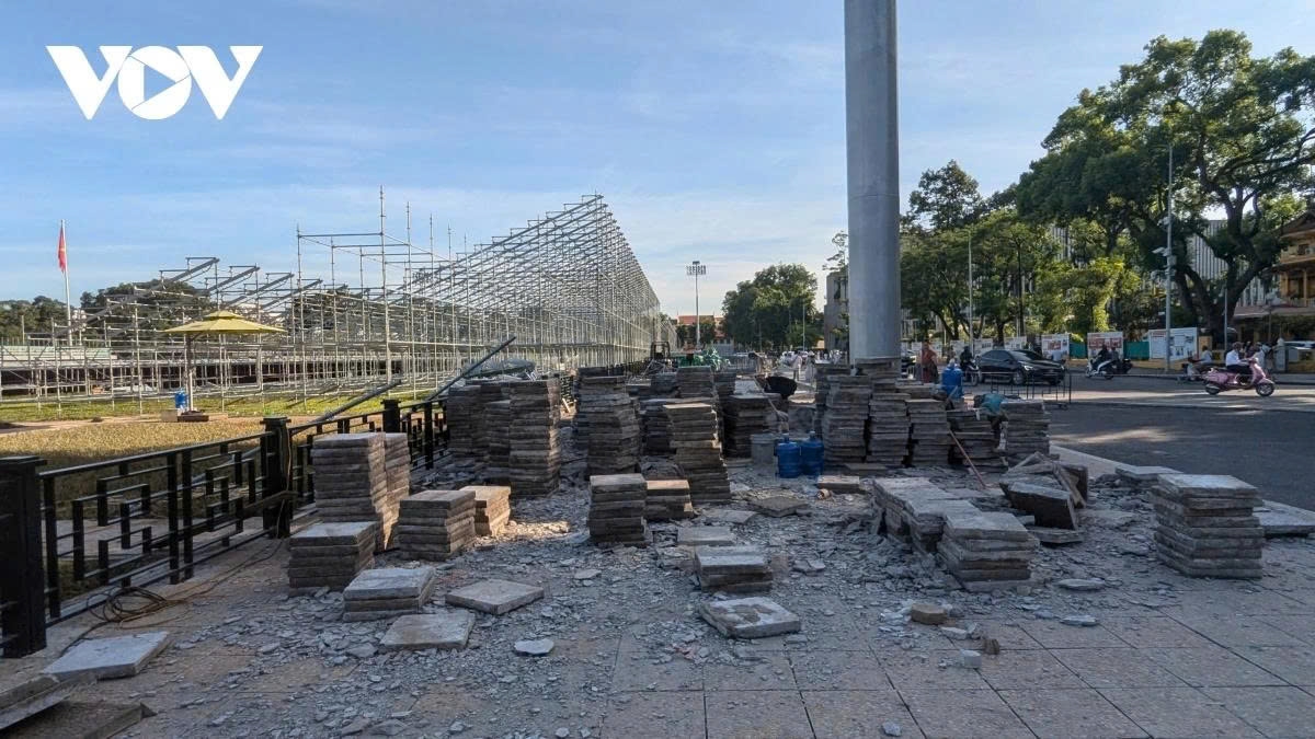 The Hung Vuong Street expansion project has now been nearly fully completed according to design, ensuring quality and meeting the scheduled timeline.