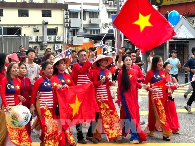 "Vietnam–Malaysia Friendship Ao Dai” collection by the Vietnam Ao Dai Heritage Club in Kuala Lumpur leaves a deep impression on viewers