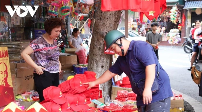  Many shoppers are selecting decorations for the whole family to celebrate the nation’s major holiday together.