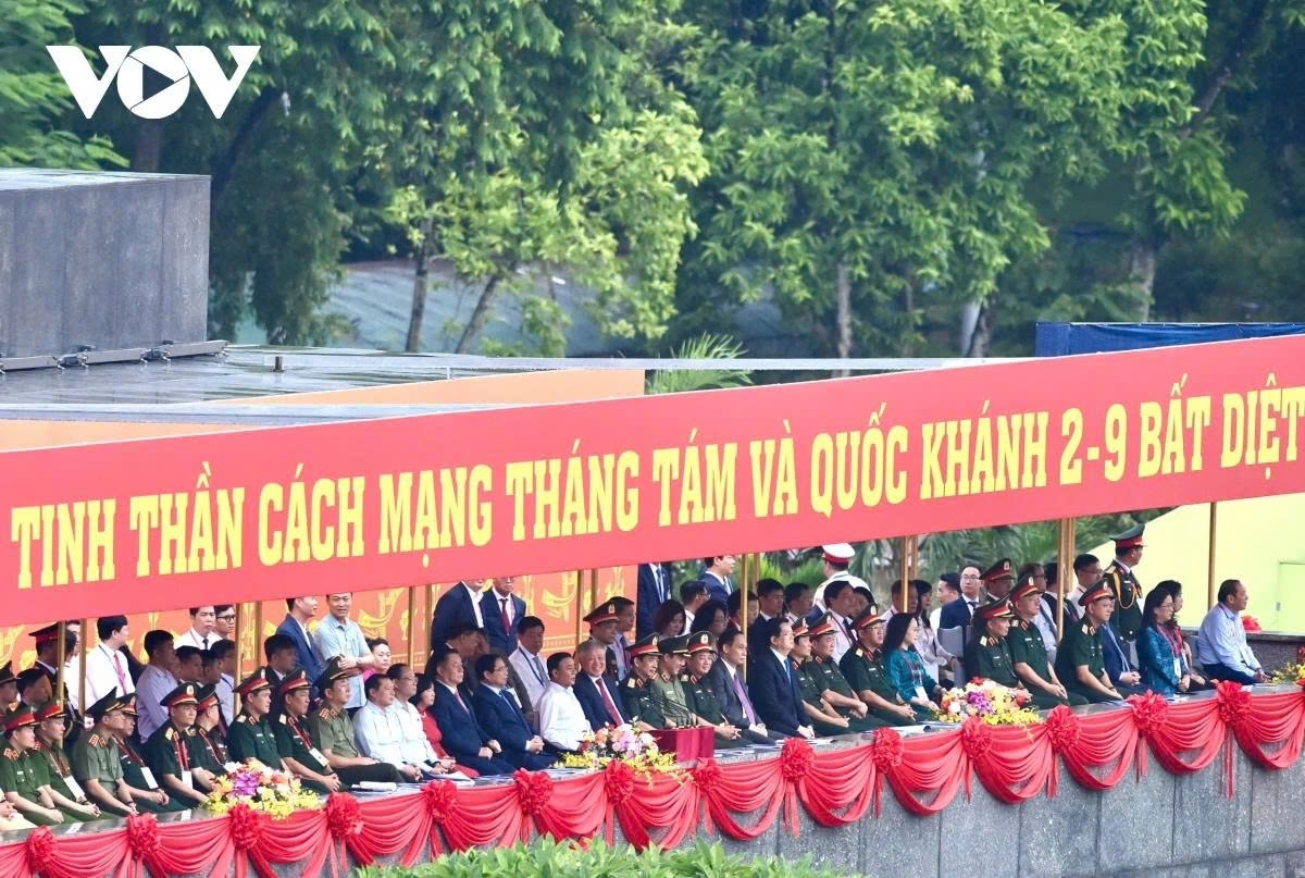 Those in attendance include Prime Minister Pham Minh Chinh; Permanent member of the Party Central Committee's Secretariat Tran Cam Tu, also head of the central steering committee for major holidays and historical anniversaries in 2023–2025; Secretary of the Party Central Committee and Chairman of its Commission for Information, Education and Mass Mobilisation Nguyen Trong Nghia; Permanent Deputy Prime Minister Nguyen Hoa Binh; Minister of National Defence General Phan Van Giang; and Minister of Public Security General Luong Tam Quang.