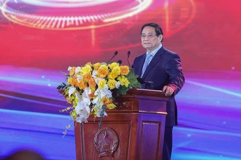 Addressing the opening ceremony, Prime Minister Pham Minh Chinh says that the exhibition not only honours the nation’s glorious historical journey but also spreads patriotism, national pride, and the aspiration to rise, affirming Vietnam’s potential and position on the path of renewal, integration, and development.