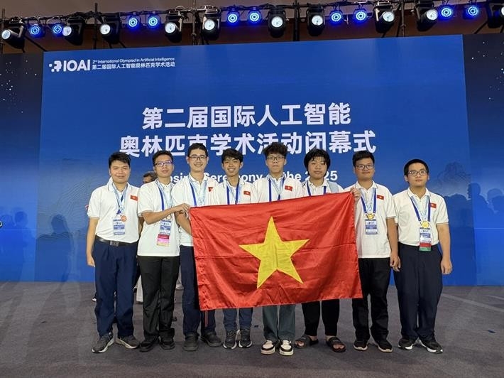 The Vietnamese national team at the 2025 International Olympiad on Artificial Intelligence. (Photo: moet.gov.vn)