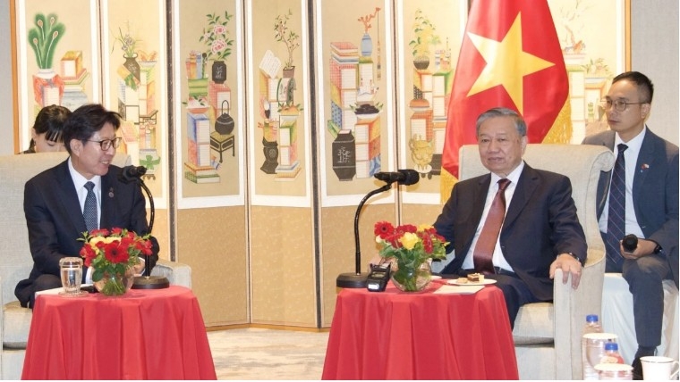 Party General Secretary To Lam receives the Mayor of Busan