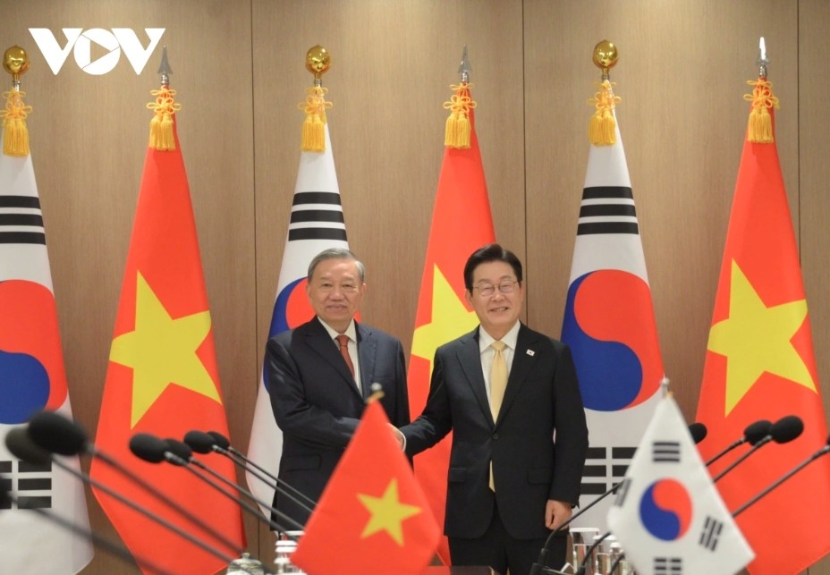 Party General Secretary To Lam and RoK President Lee Jae Myung