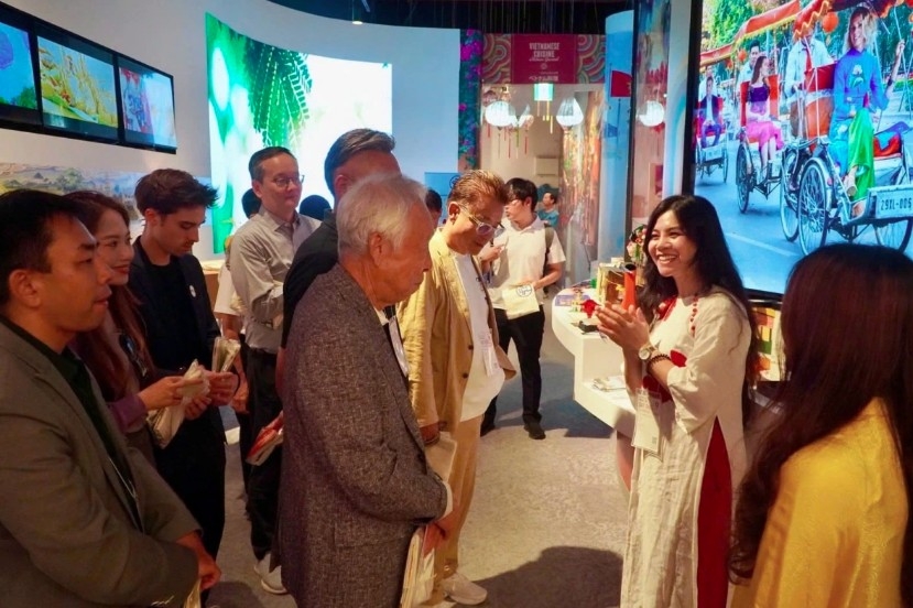 A pavilion introduces Vietnamese tourism to Japanese visitors at the event  (Photo: Hanoi Department of Tourism)
