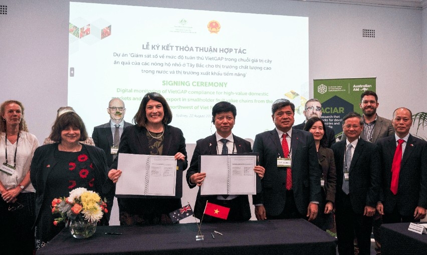 The partnership dialogue ‘Australia – Vietnam Cooperation in Agricultural
Research’ was co-hosted by ACIAR and Ministry of Agriculture and Environment in
Sydney on August 22