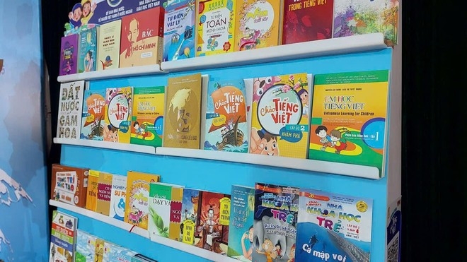 Several book titles used for teaching Vietnamese language to children of overseas Vietnamese.