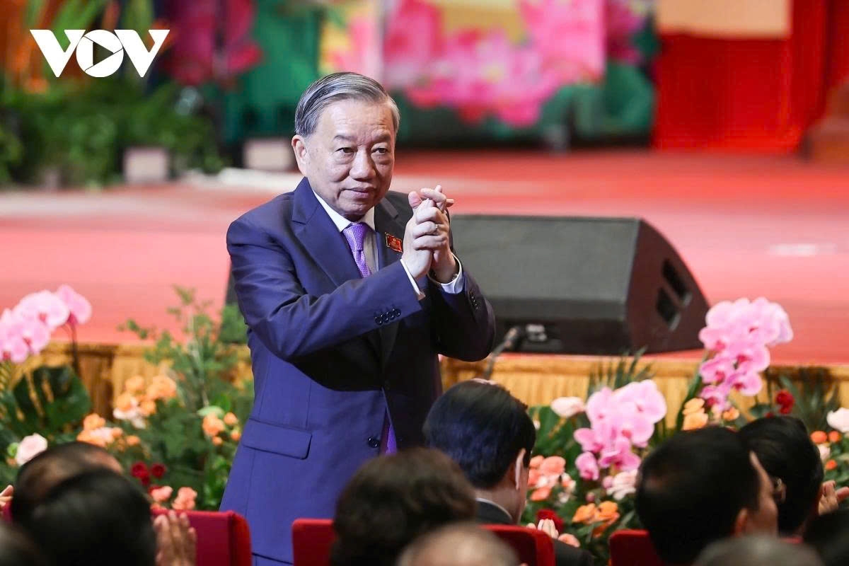 Party General Secretary To Lam attends and delivers a speech at the meeting