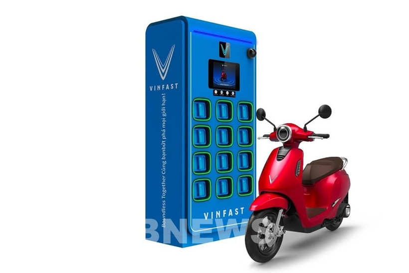 VinFast electric motorbikes and battery swapping stations (Photo: VNA)