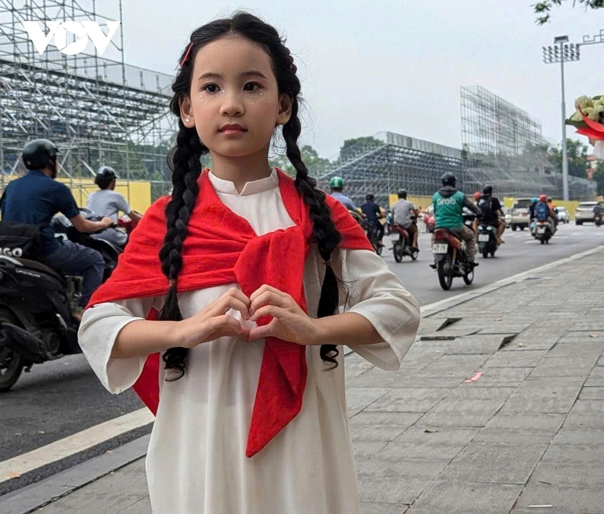 Young people spread love for the Fatherland on National Day