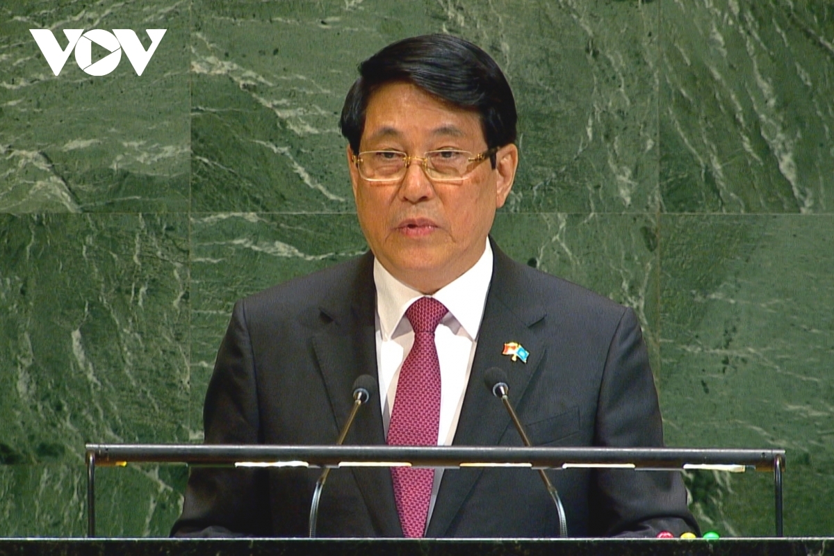 In his speech at UNGA 80, President Luong Cuong calls on the international community to uphold multilateralism and the international system based on international law, with the United Nations at its centre. He shares Vietnam’s development story, and affirms that Vietnam stands ready to exert its utmost efforts and work hand-in-hand with all nations to shoulder shared responsibilities, overcome global challenges, and drive forward bold transformations toward building a world of peace, stability, prosperity, and sustainability, delivering happiness and well-being for all people.