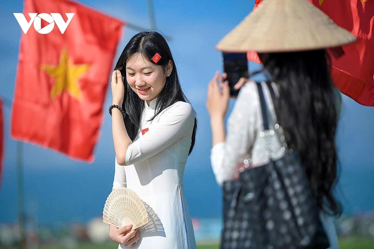 . For each local resident or visitor, checking in at the site brings joy and pride, reinforcing faith in the Party and the aspiration to build a prosperous and happy homeland.