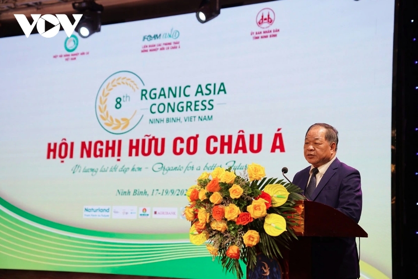 Ha Phuc Mich, Doctor of Science and President of the Vietnam Organic Agriculture Association speaks at the congress