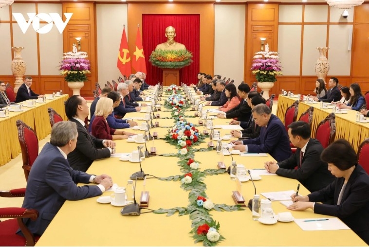 Party General Secretary To Lam receives Russian State Duma (Lower House) Chairman Vyacheslav Volodin