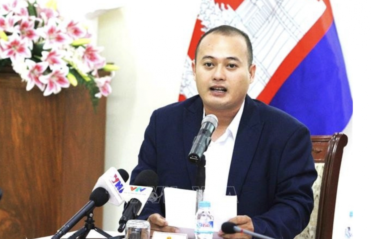 Thong Mengdavid, an expert in geopolitics and international security at the Royal University of Phnom Penh, at the seminar (Photo: VNA)