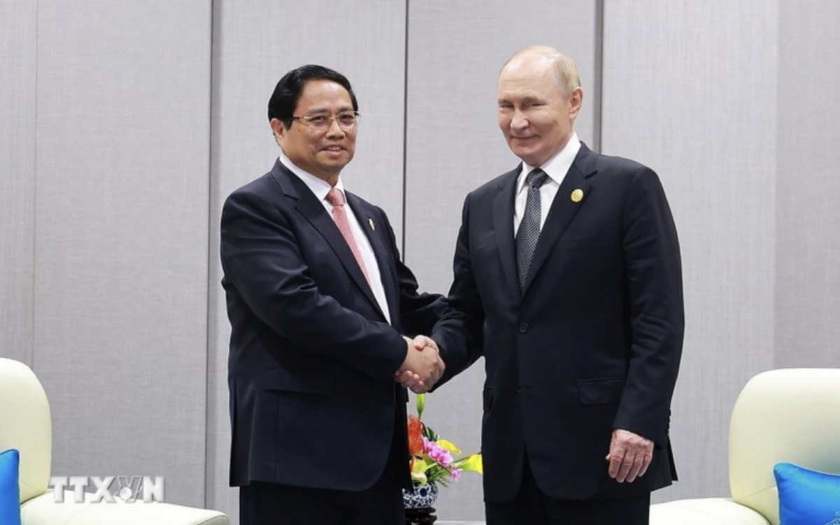 Prime Minister Pham Minh Chinh (L) and Russian President Vladimir Putin (Photo: VNA)