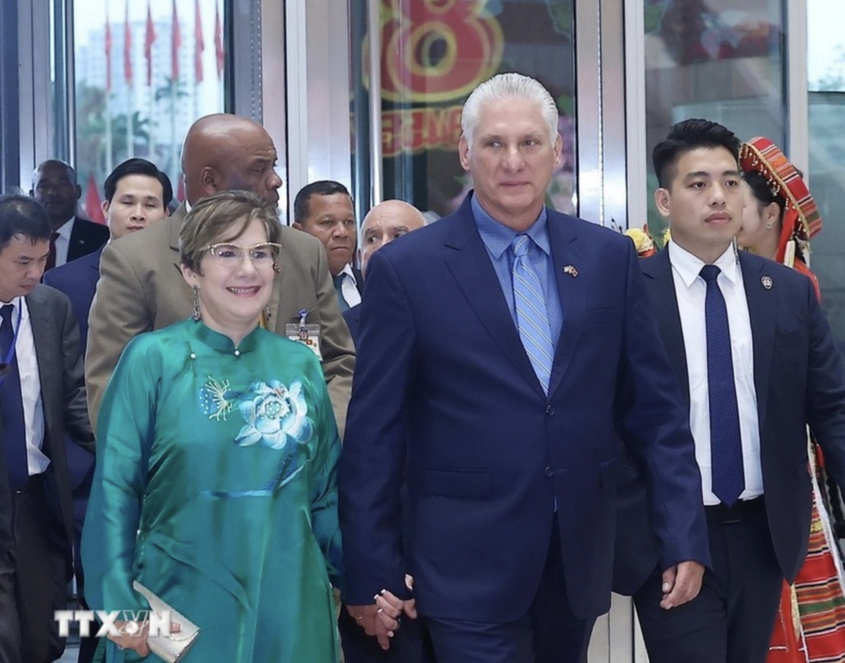 Miguel Díaz-Canel Bermúdez, First Secretary of the Communist Party of Cuba Central Committee and President of Cuba and his spouse attend the grand banquet marking the 80th National Day of Vietnam. (Photo: VNA)