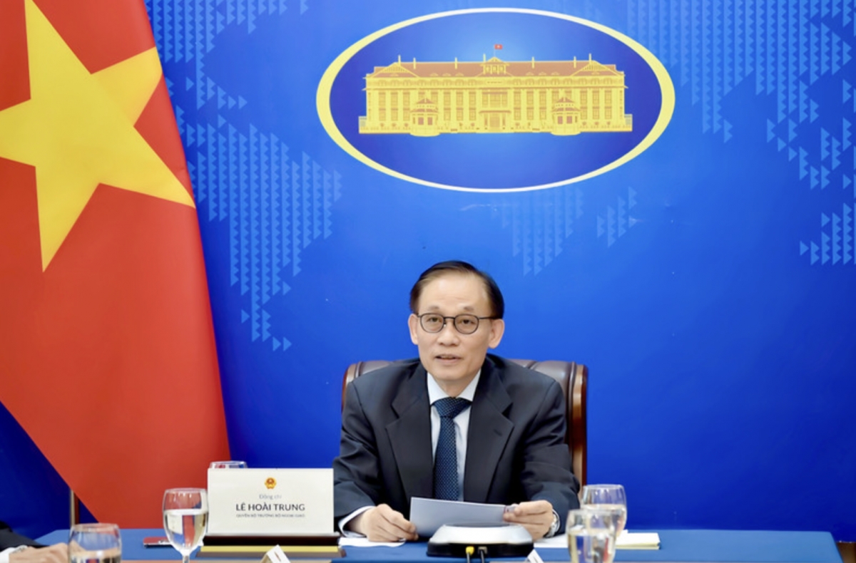 Acting Foreign Minister Le Hoai Trung (Photo: VNA)